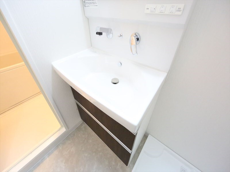 物件内観写真23　(脱衣所　シャンプードレッサー　室内洗濯機置き場)