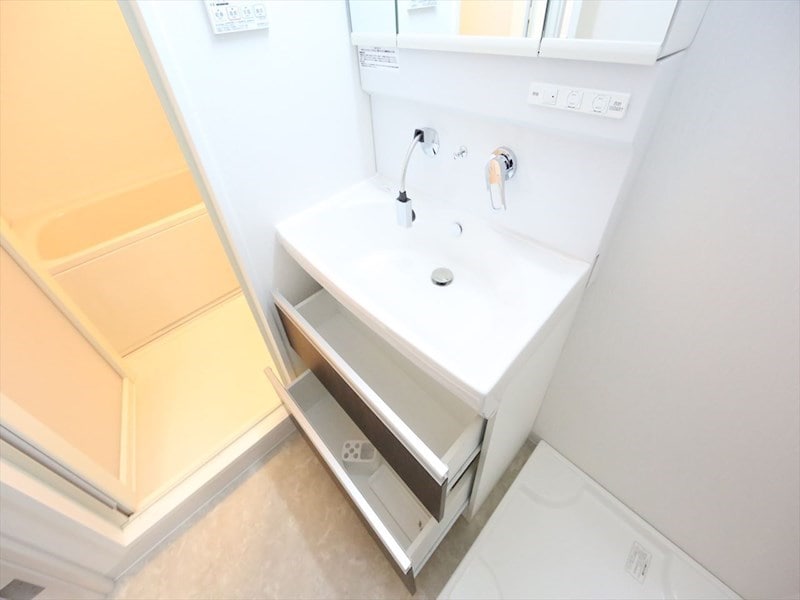 物件内観写真24　(脱衣所　シャンプードレッサー　室内洗濯機置き場)