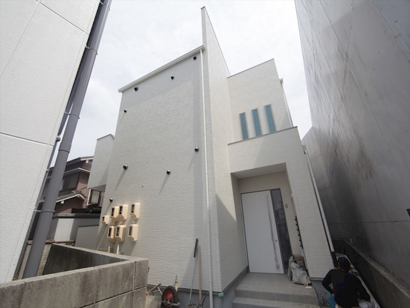 物件外観写真1　(外観　オートロック　宅配ＢＯＸ　デザイナーズ)