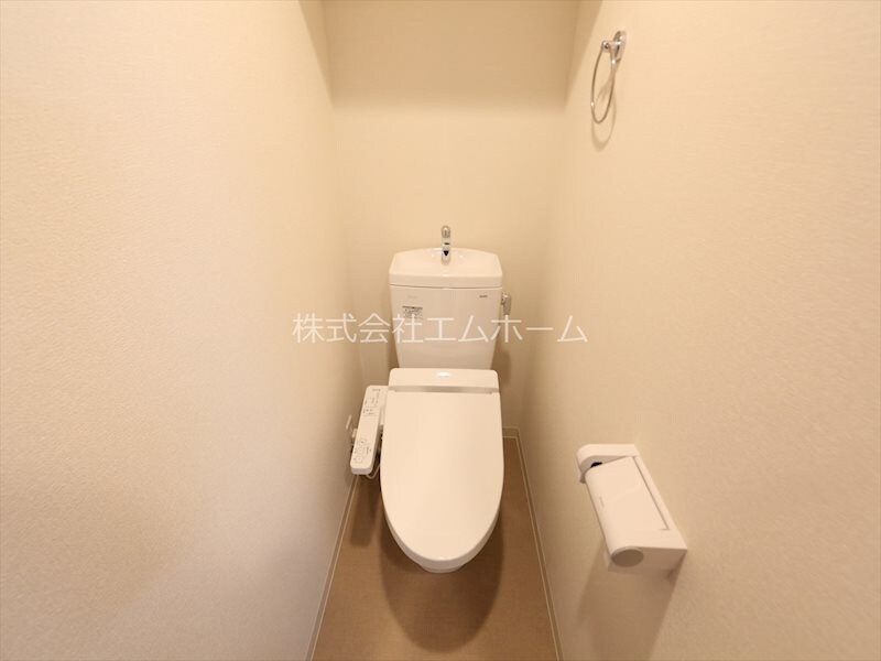 物件内観写真5　(温水洗浄暖房便座付トイレ)