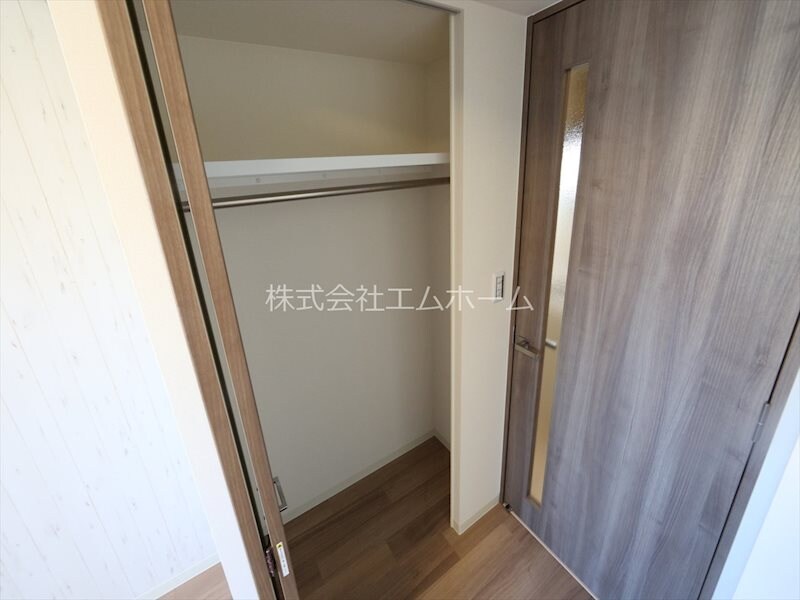 物件内観写真8　(クローゼット（収納充実してます）)