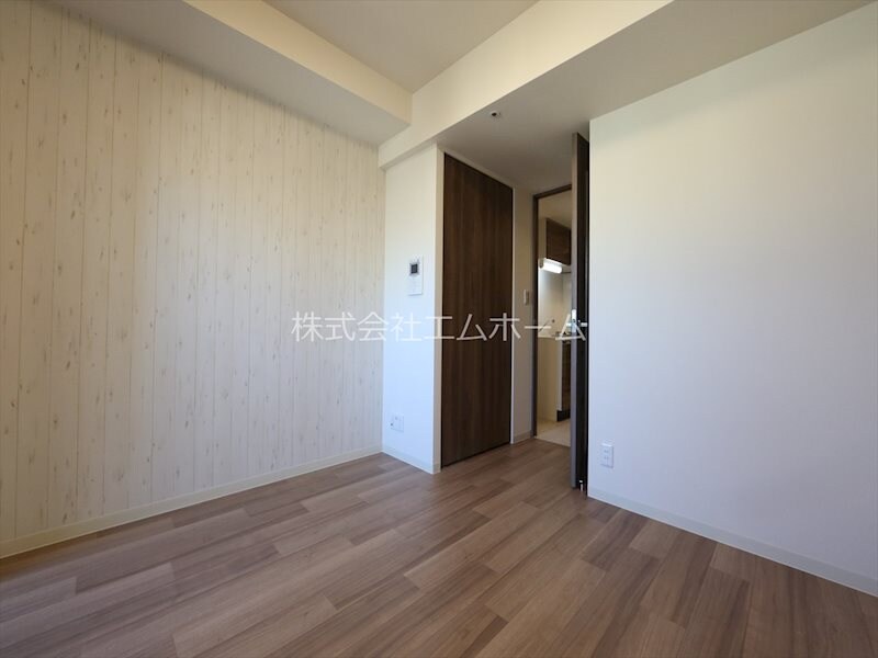 物件内観写真9　(洋室6.3帖　クローゼット（収納充実してます）)