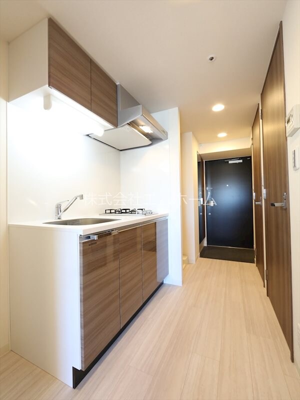 物件内観写真15　(システムキッチン（ガス2口）冷蔵庫・レンジ等ご用意できます)