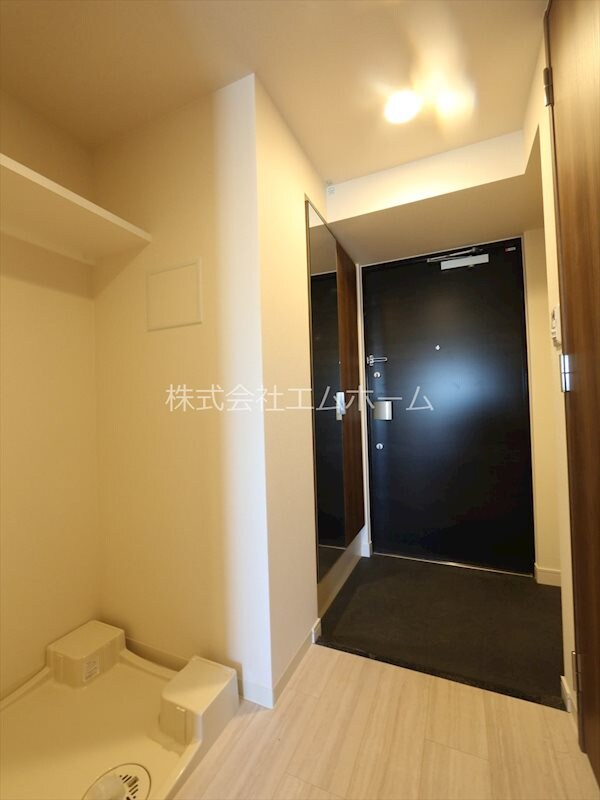 物件内観写真17　(玄関　シューズボックス付（収納充実してます）)