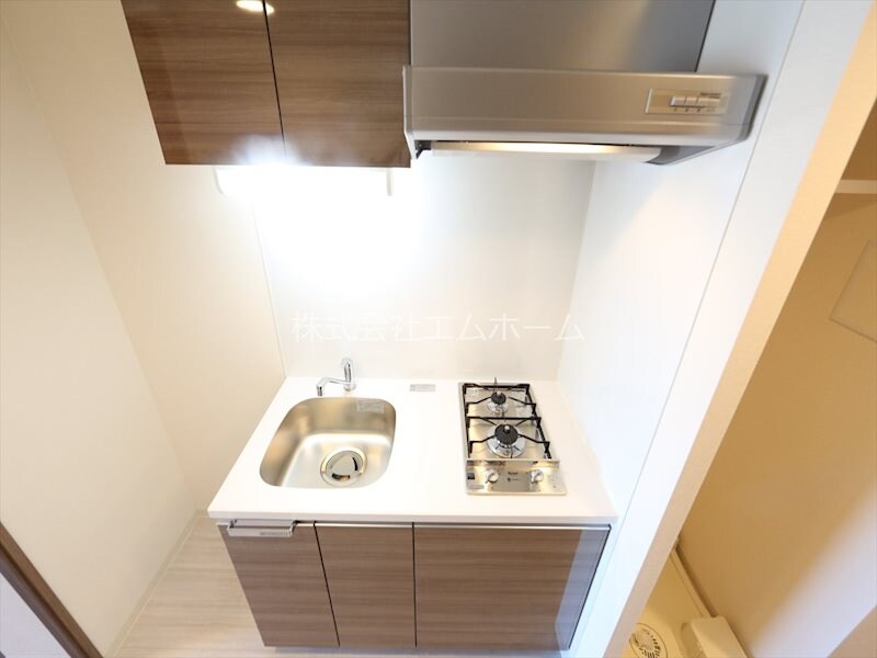 物件内観写真26　(システムキッチン（ガス2口）冷蔵庫・レンジ等ご用意できます)