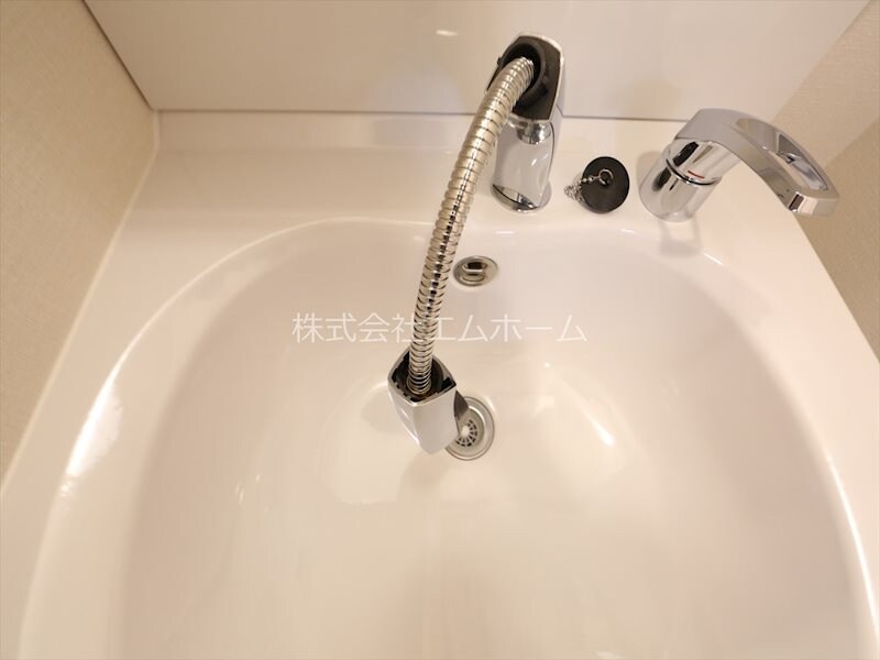 物件内観写真27　(脱衣所　独立洗面台（シャンプードレッサー付）)