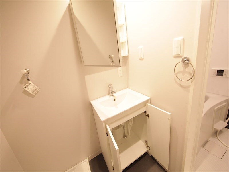 物件内観写真3　(脱衣所　独立洗面台（シャンプードレッサー付）　イメージ写真)