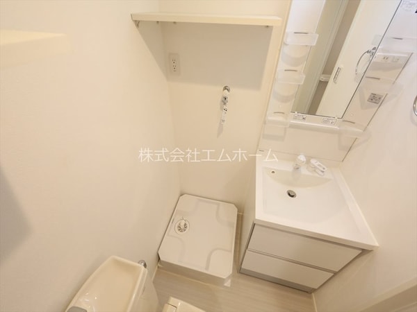 洗面所(脱衣所　独立洗面台（シャンプードレッサー）洗濯機用意できます)