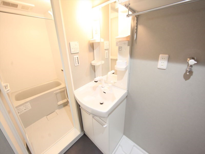 物件内観写真22　(脱衣所　独立洗面台（シャンプードレッサー付）　イメージ写真)