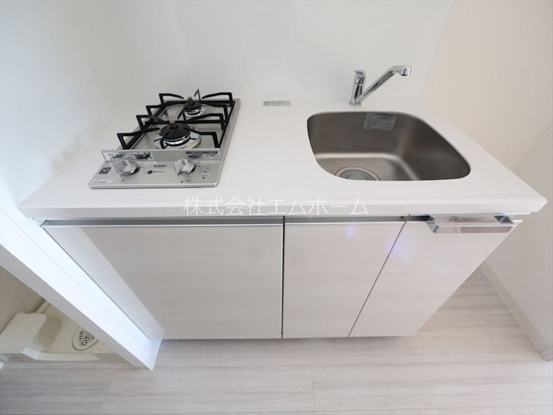 物件内観写真21　(システムキッチン（ガス2口）冷蔵庫・レンジ等ご用意できます)