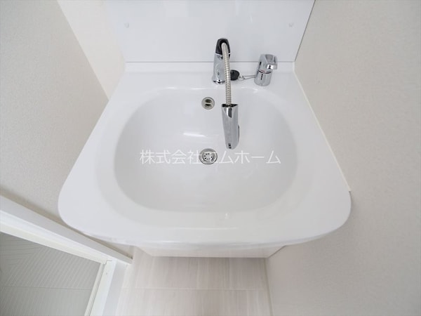 洗面所(脱衣所　独立洗面台（シャンプードレッサー付）)