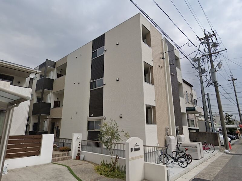 物件外観写真1　(外観　オートロック付)