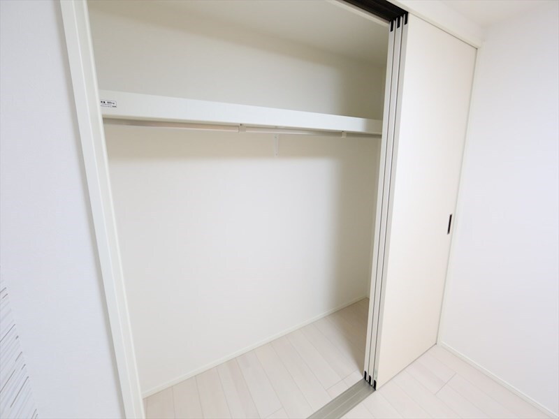 物件内観写真6　(クローゼット（収納充実しています）イメージ画像)