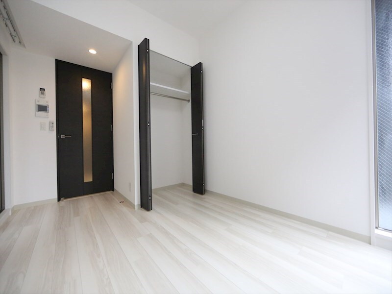 物件内観写真2　(洋室6.2帖　クローゼット付（収納充実してます）)