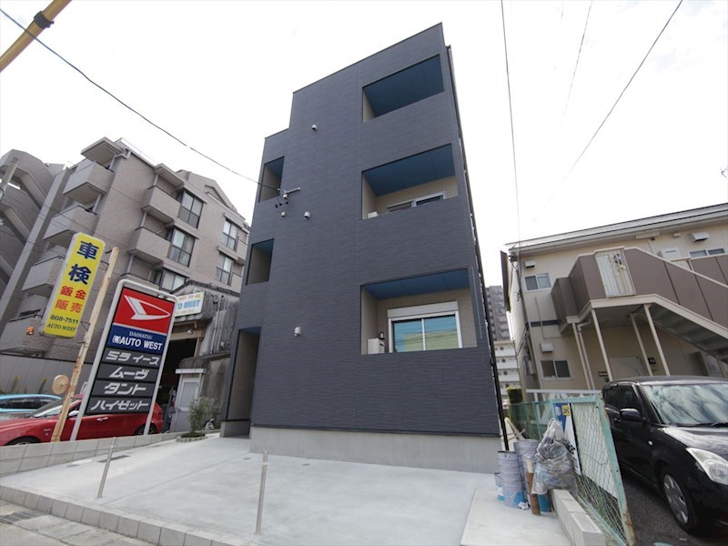 Ｅｍｂｅｌｌｉｒ　Ｔｒｏｉｓ（アンベリールトロワ）