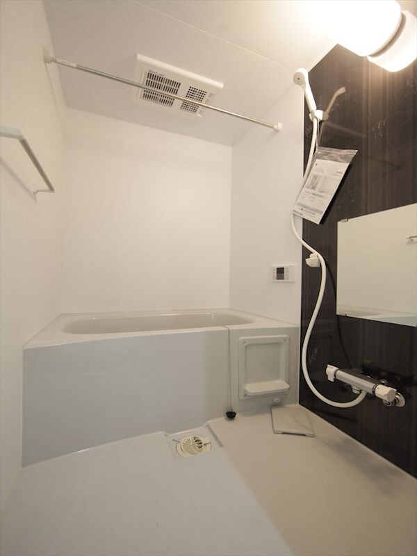 物件内観写真4　(浴室暖房乾燥機付　追い焚き・オートバス機能付お風呂)