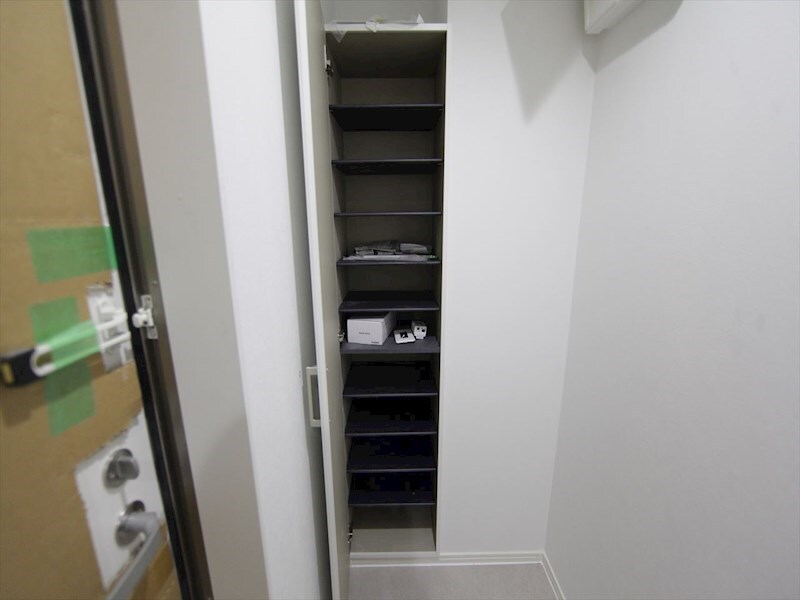 物件内観写真6　(玄関　シューズボックス付（収納充実してます）)