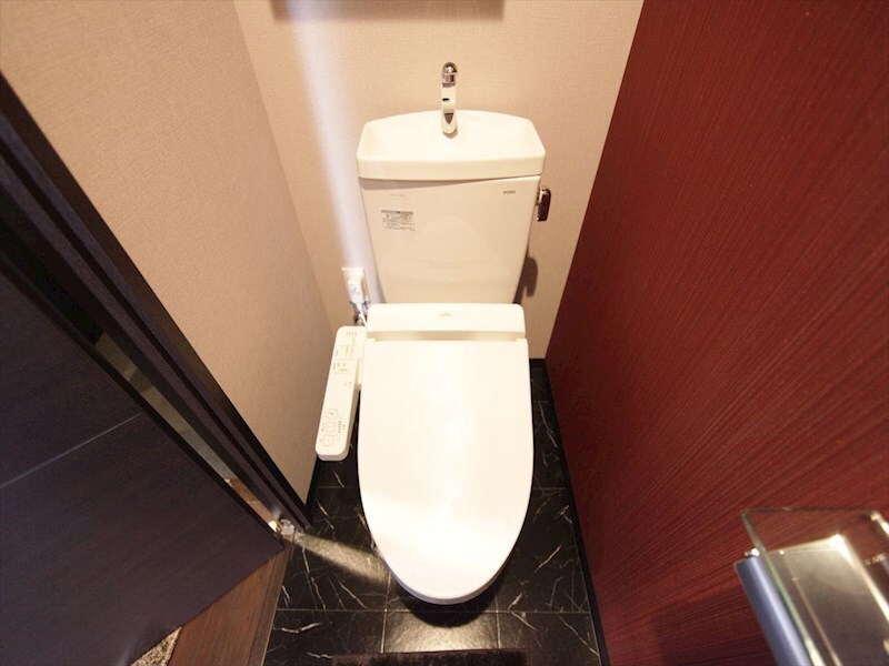 物件内観写真6　(温水洗浄暖房便座付トイレ)