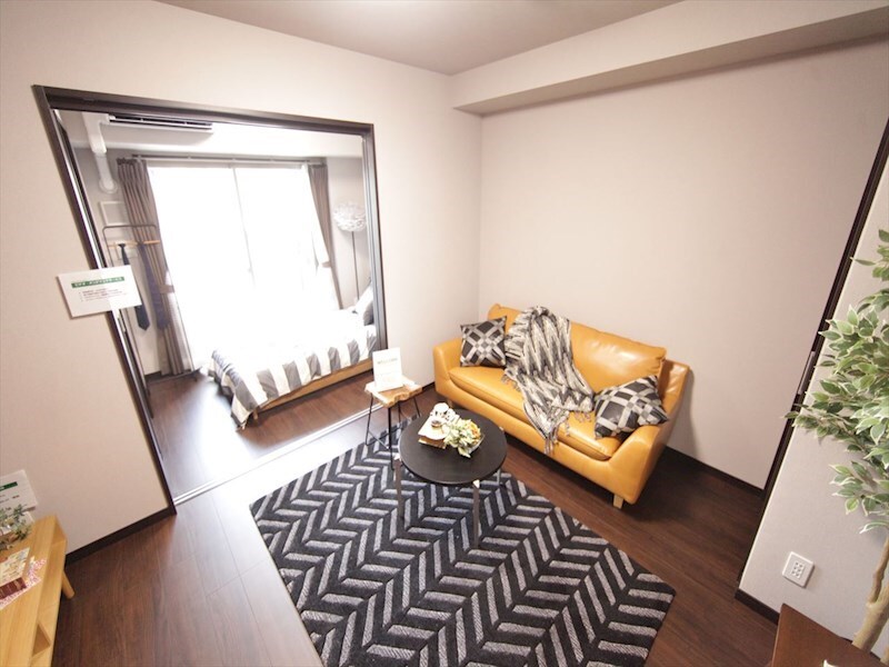 物件内観写真27　(ＬＤＫ9.6帖　洋室4帖　つなげても仕切っても使えます)