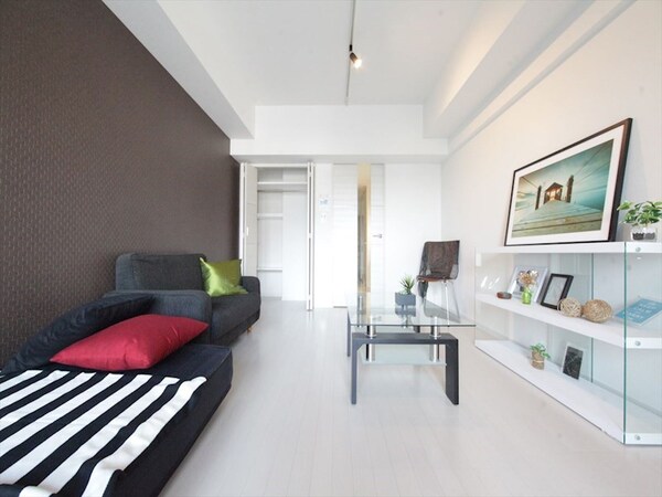 リビング(洋室9.2帖　クローゼット付（収納充実してます）)