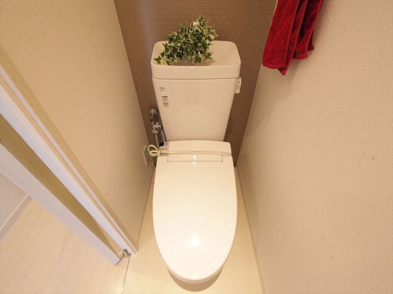 物件内観写真5　(温水洗浄暖房便座付トイレ)