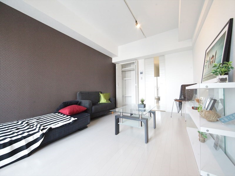 物件内観写真14　(洋室9.2帖　クローゼット付（収納充実してます）)