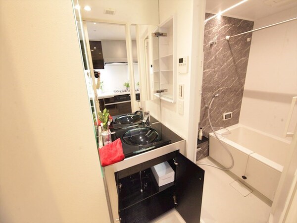 洗面所(脱衣所　オシャレな独立洗面台)