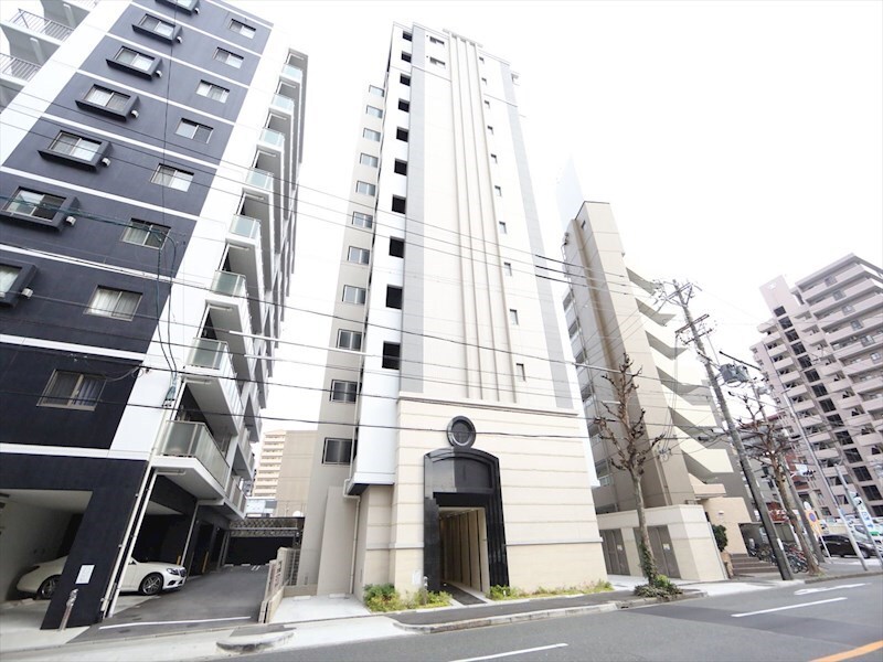 物件外観写真1　(外観　オートロック　防犯カメラ　デザイナーズ)