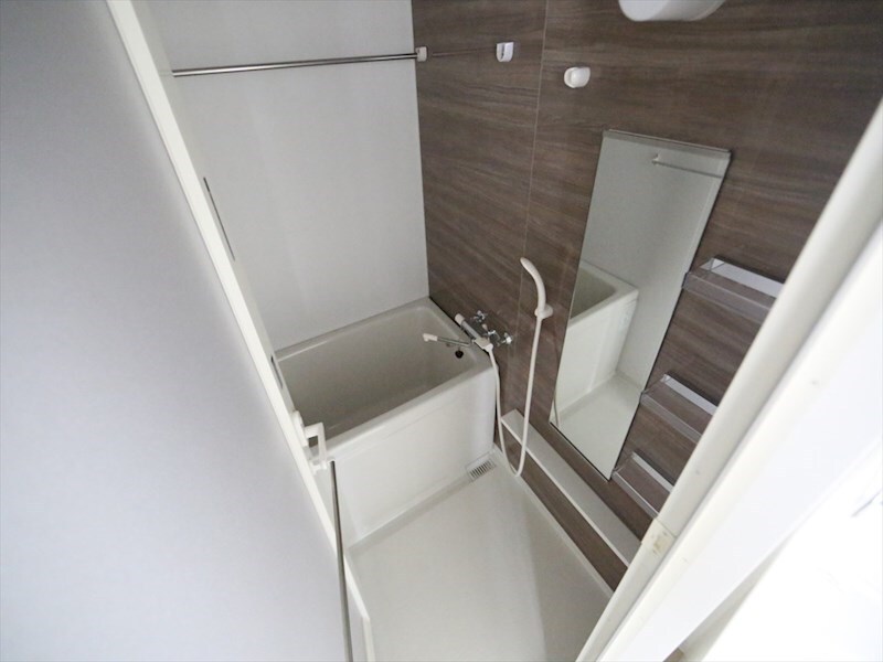 物件内観写真4　(バスルーム　浴室暖房乾燥機付き)