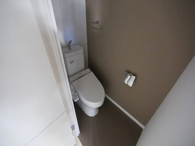 物件内観写真5　(温水洗浄暖房便座付トイレ)