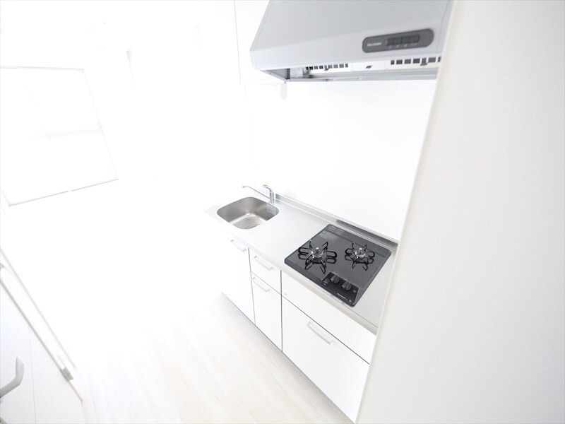 物件内観写真7　(システムキッチン（ガス2口コンロ付）)