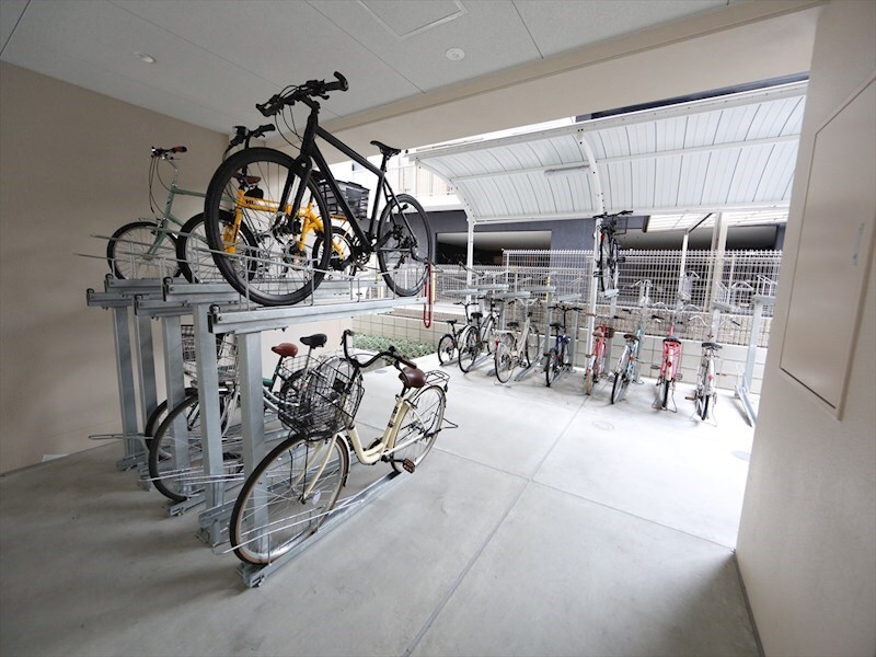 物件内観写真27　(屋根付き駐輪場)