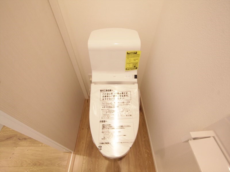 物件内観写真6　(温水洗浄暖房便座付トイレ)