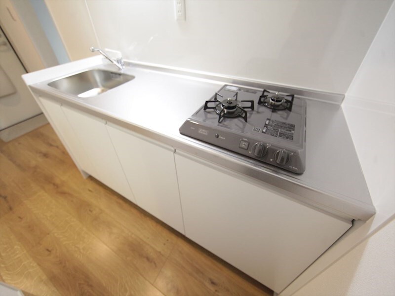 物件内観写真17　(システムキッチン（ガス2口コンロ付）)