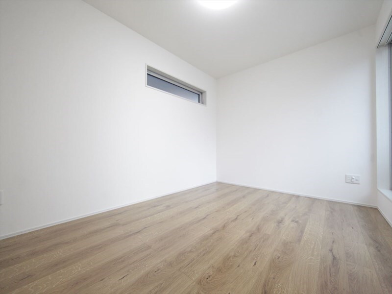 物件内観写真20　(洋室7.7帖　エアコン完備　バルコニー)