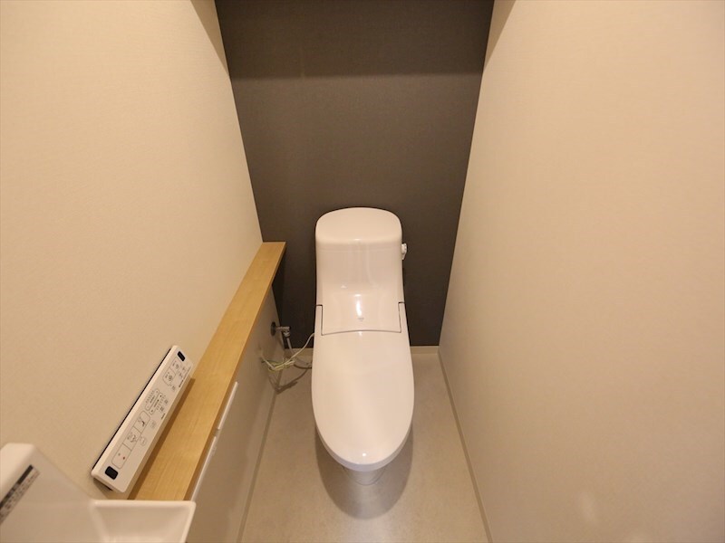 物件内観写真5　(温水洗浄暖房便座付トイレ)