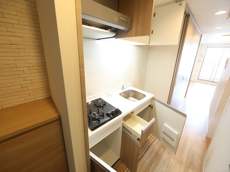 物件内観写真16　(システムキッチン（ガス2口コンロ付）)