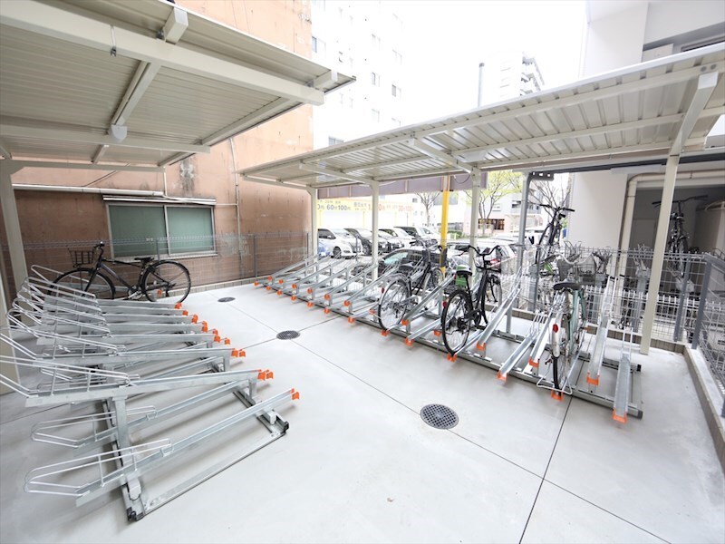 物件内観写真27　(屋根付き駐輪場)
