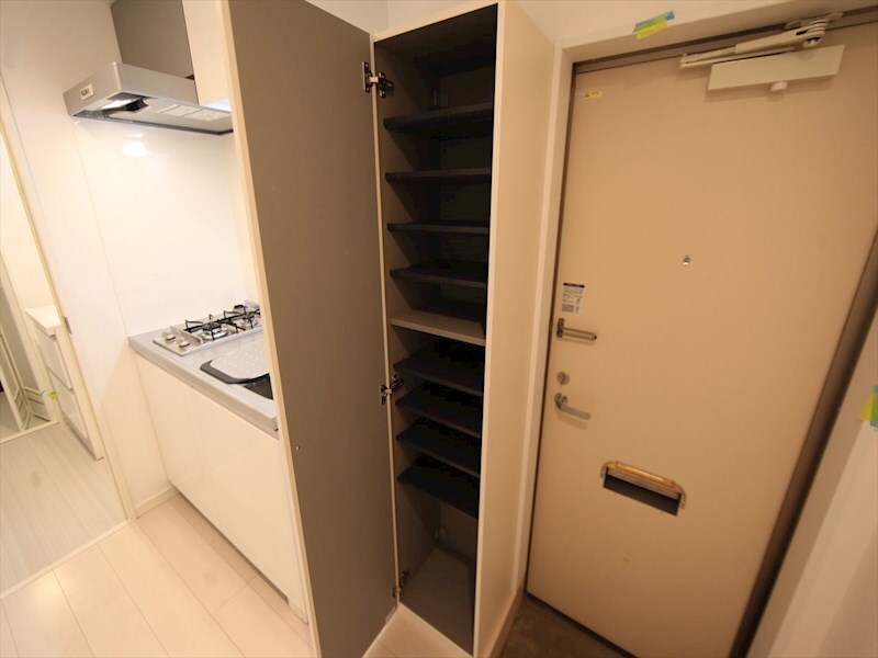 物件内観写真6　(玄関　シューズボックス付（収納充実してます）)