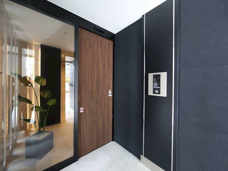 物件内観写真24　(エントランス　オートロック　宅配ＢＯＸ)