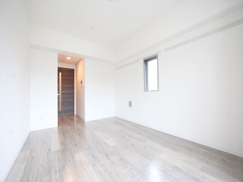 物件内観写真2　(洋室9.1帖　クローゼット付（収納充実してます）)