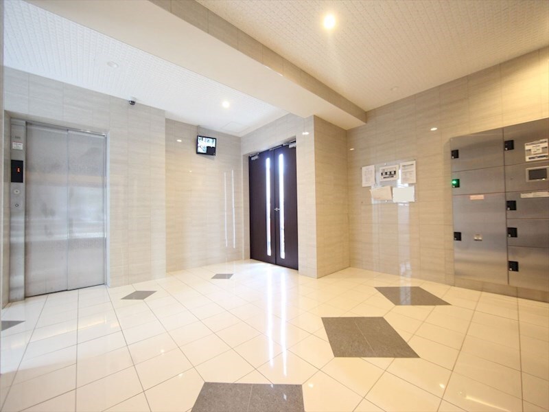 物件内観写真28　(エントランス　オートロック　宅配ＢＯＸ　防犯カメラ)