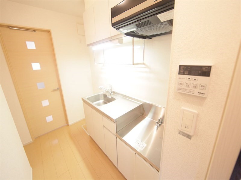 物件内観写真7　(キッチン（ガス2口コンロ設置できます）浄水器使用可能)