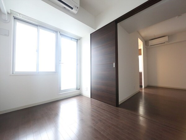 ベランダ(洋室5.4帖　エアコン付　クローゼット付　バルコニー)