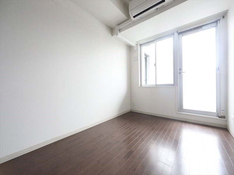 物件内観写真16　(洋室5.4帖　エアコン付　クローゼット付　バルコニー)