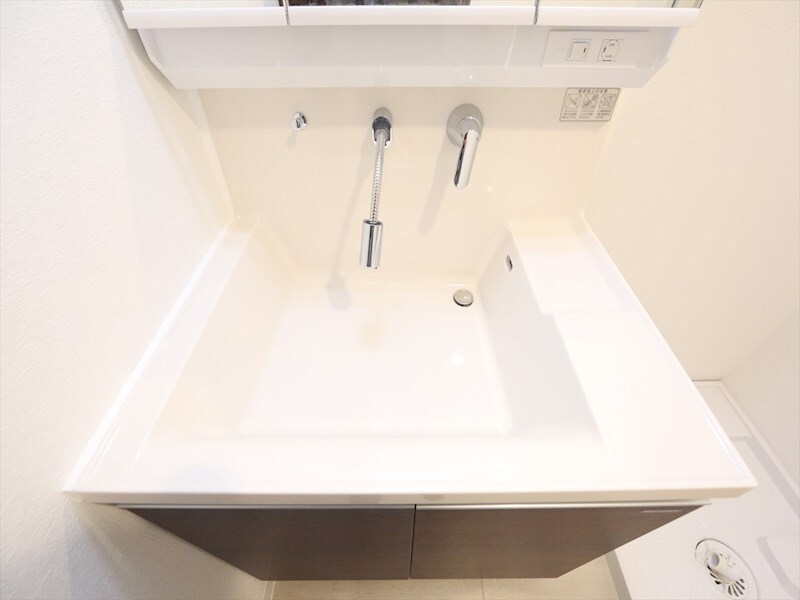 物件内観写真30　(独立洗面台（シャンプードレッサー付）)