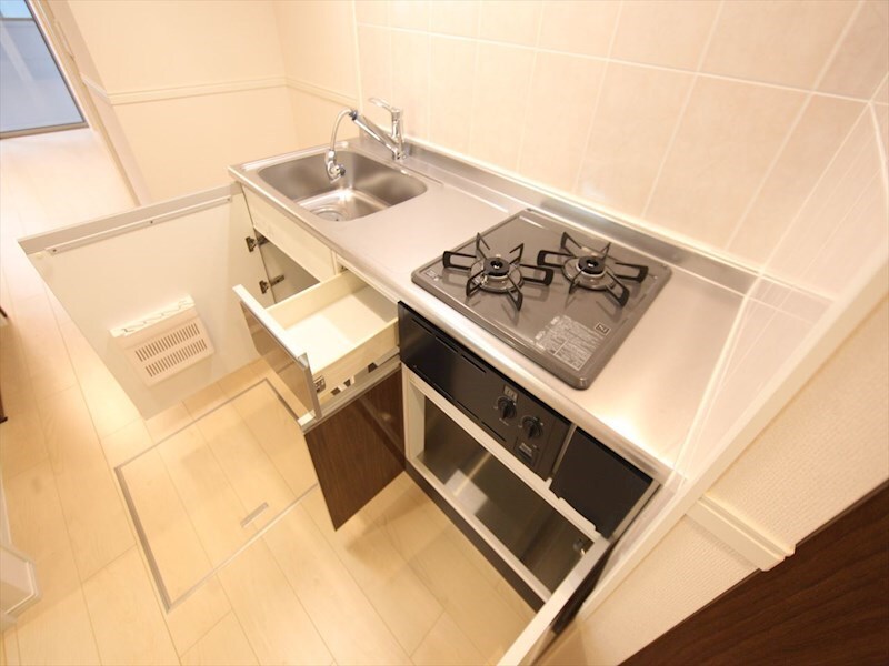 物件内観写真7　(システムキッチン（ガス2口コンロ付）)