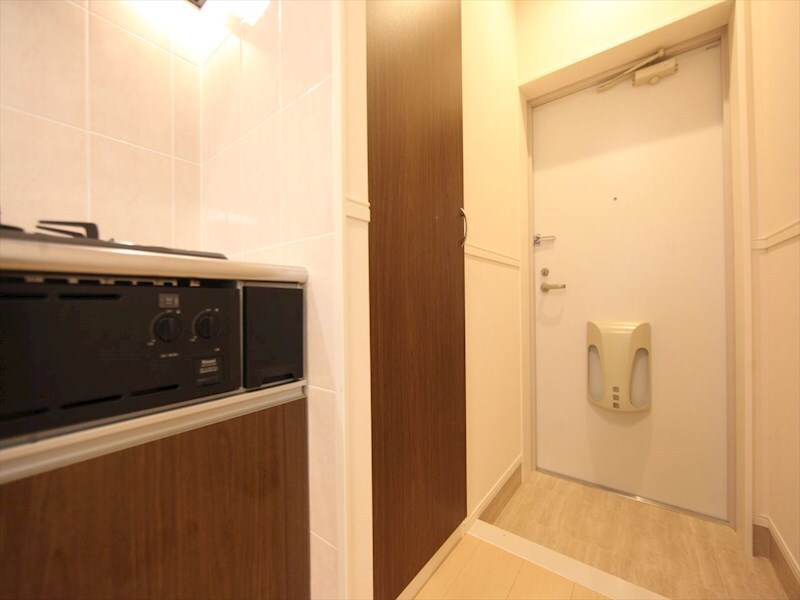 物件内観写真18　(玄関　シューズボックス付（収納充実してます）)