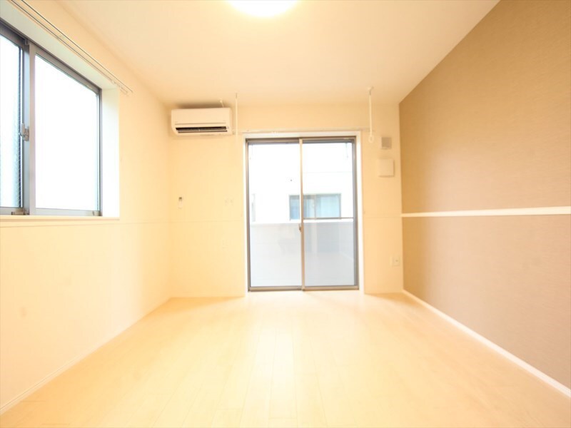 物件内観写真20　(洋室8帖　2面採光　エアコン完備　南面バルコニー)