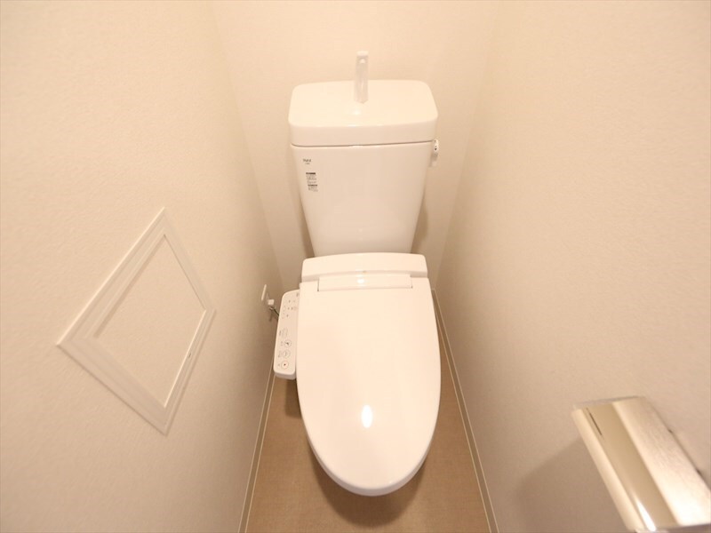 物件内観写真5　(温水洗浄暖房便座付トイレ)